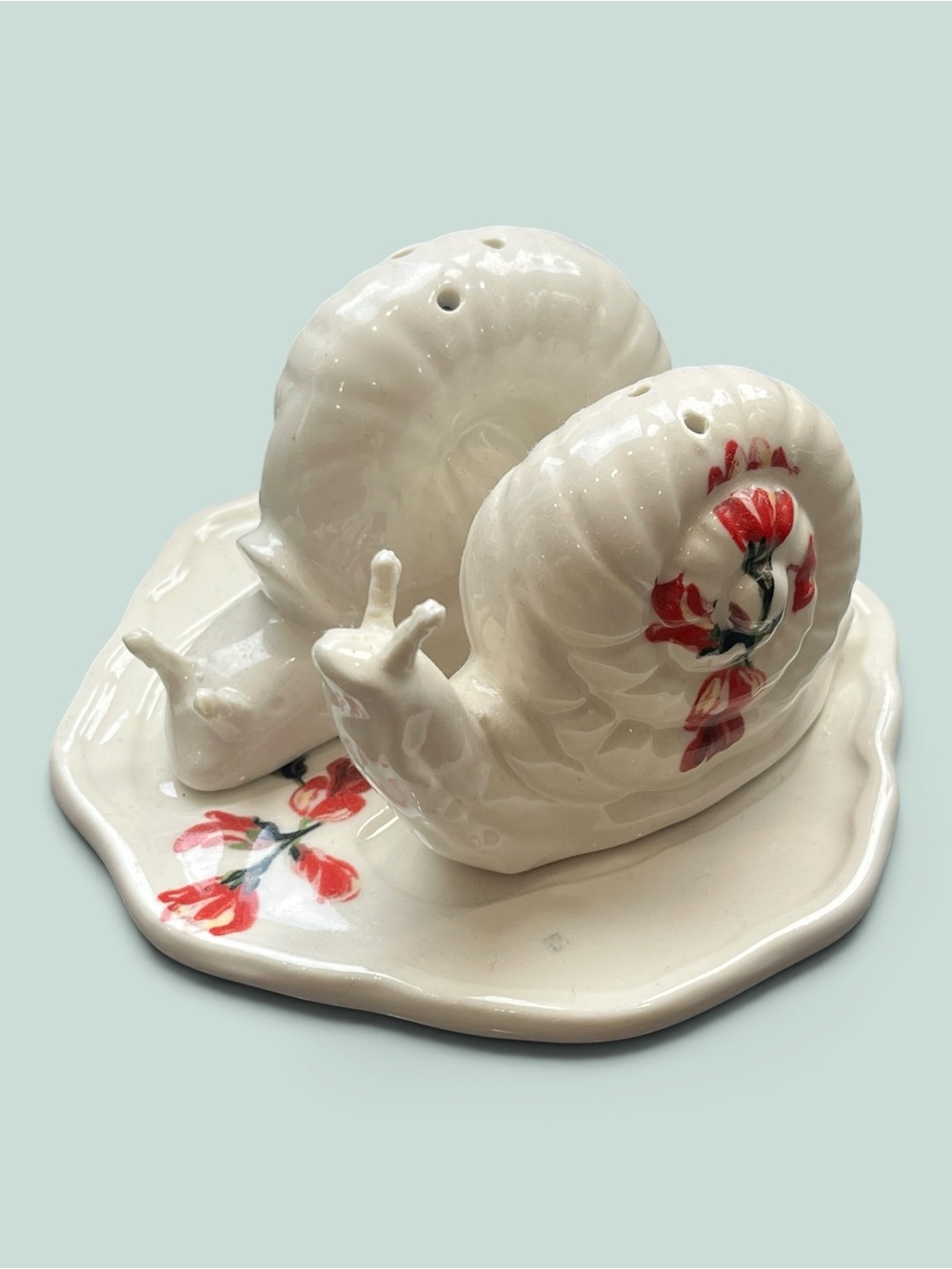 Anthropologie Nathalie Lete Marais Cottage Stoneware Snail Salt & Pepper Shakers